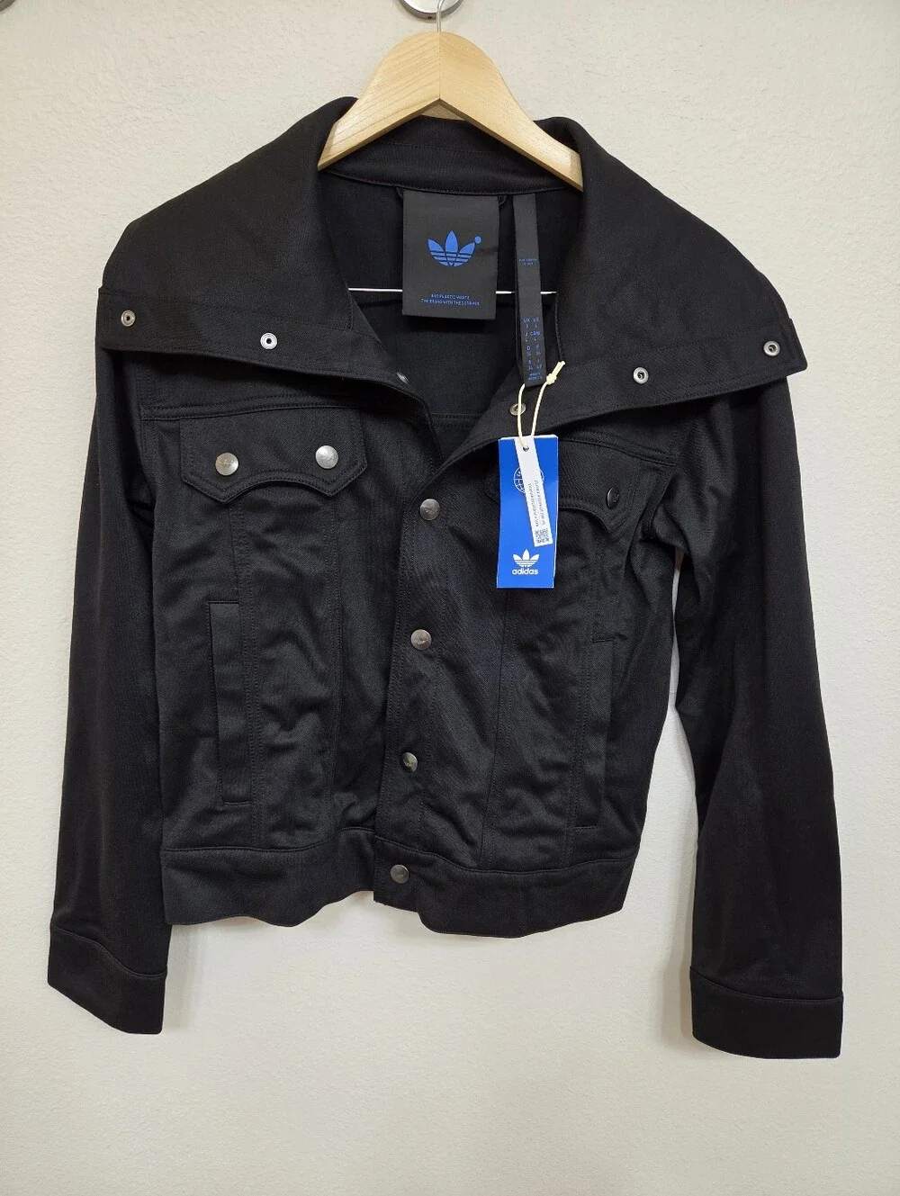 adidas sleek black